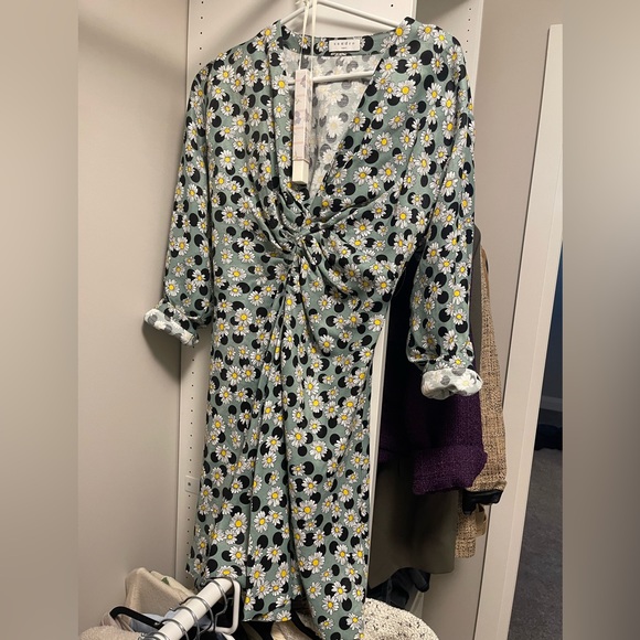 sandro summer dreess v cut - Picture 2 of 3